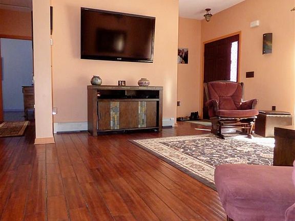4th image of 6 Stony Creek Ln