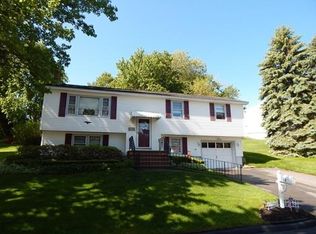 14 Lantern Ln, Methuen, MA 01844