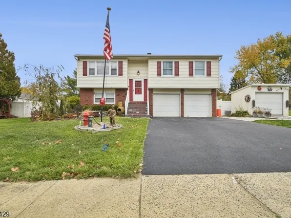 197 Powderhorn Dr, Lopatcong Twp., NJ 08865