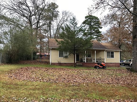 3rd image of 233 Rosewood Dr