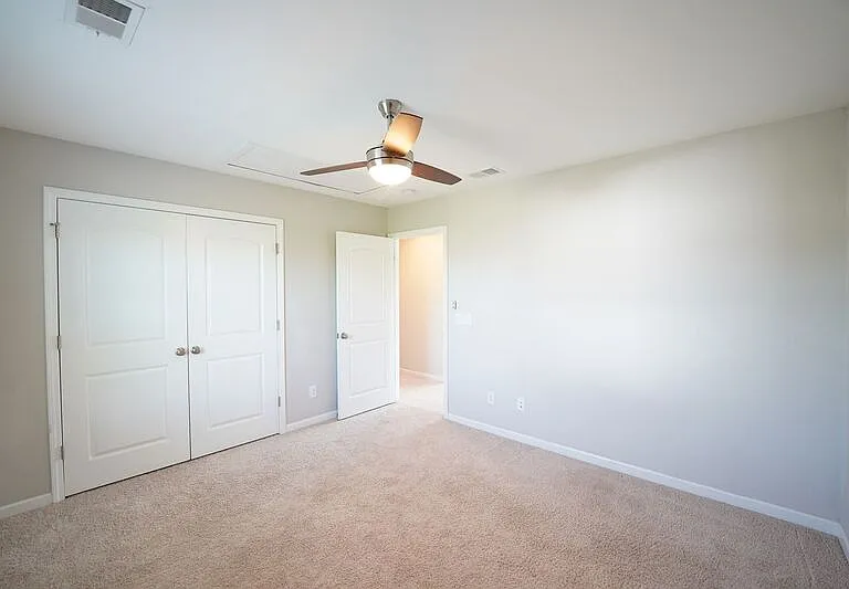 215 Shelton St — Photo 25