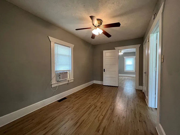 1522 W High St — Photo 11