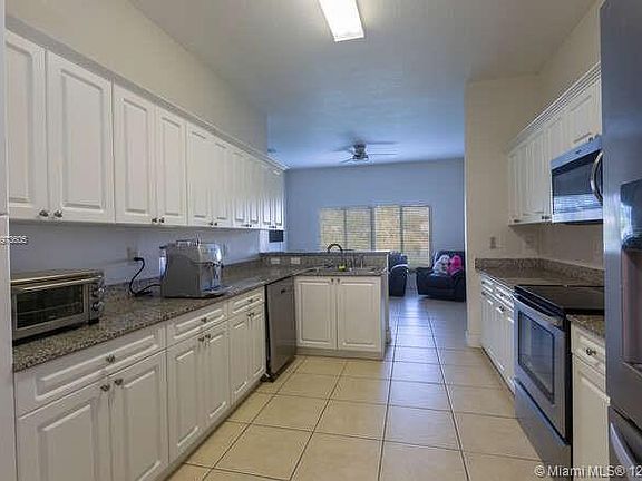 4th image of 1960 SE 23rd Ave #0