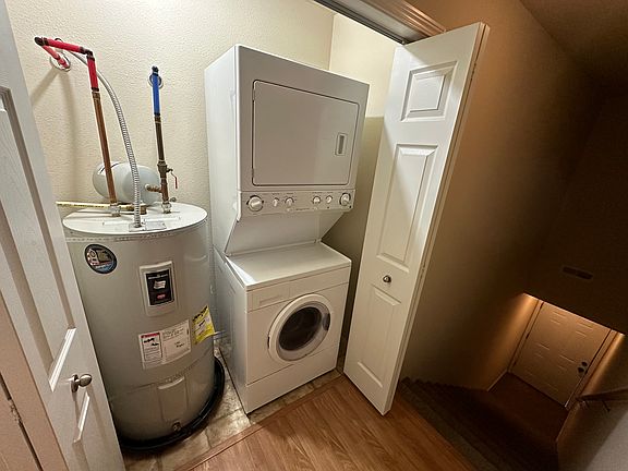 5th image of 21 W Evergreen Dr APT G