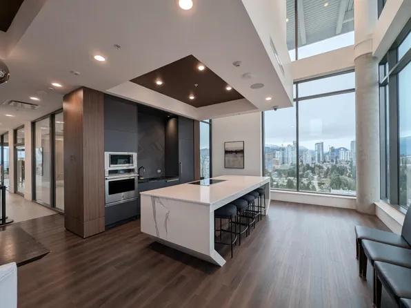 450 Westview St #807, Coquitlam, BC V3K 0G3
