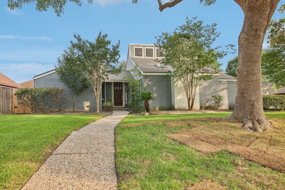 Briarhills Pkwy-2205-001.jpg