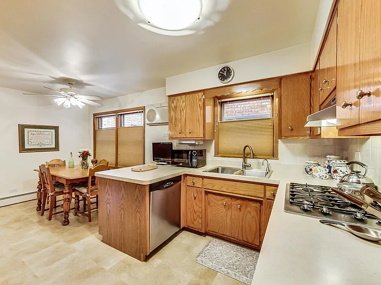 6430 W Gunnison St #1 — Photo 12