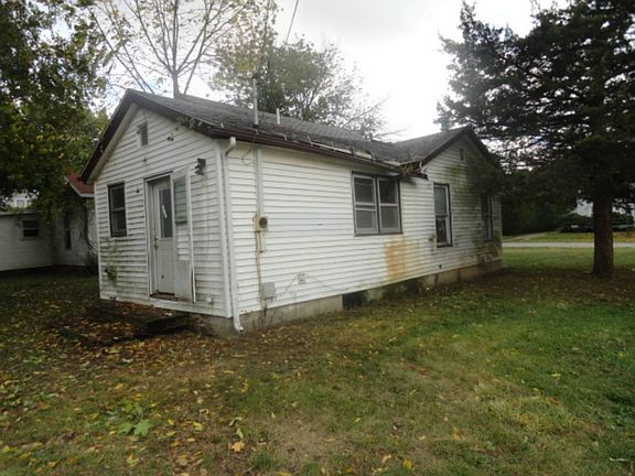 4th image of 1120 E 6th Ave