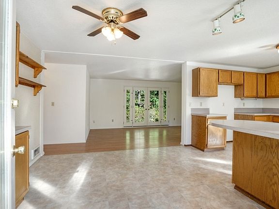 4th image of 7205 183rd Ave E