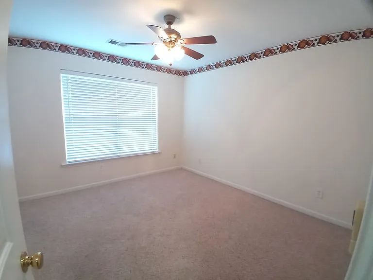 565 Batty Way — Photo 38