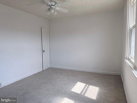 5th image of 4433 Loring St