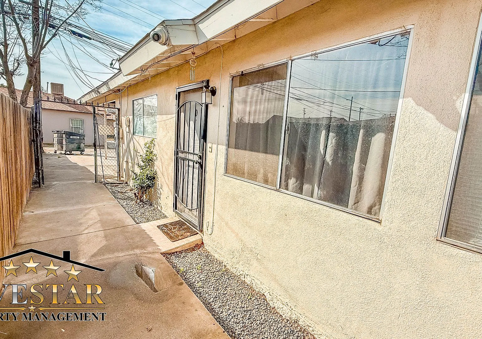 609 Grace St — Photo 3