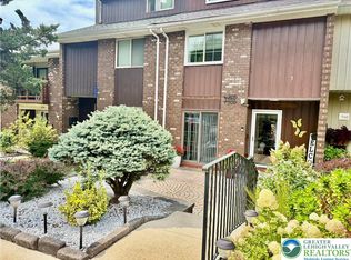 1558 Creekside Rd, Whitehall, PA 18052