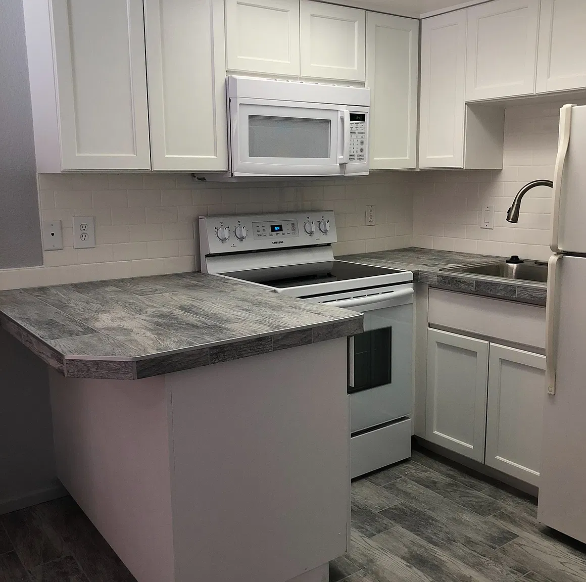 Studio, 750 sqft, $900 — Photo 3