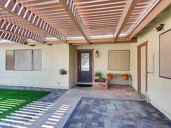 4th image of 1613 Crest Haven Ave