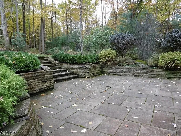 10613 Sherman Rd — Photo 35