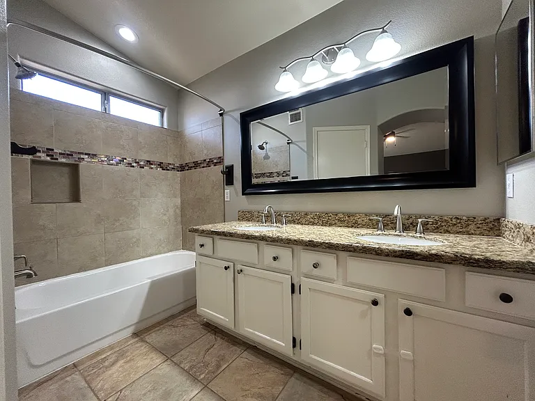 4132 E Anderson Dr — Photo 30