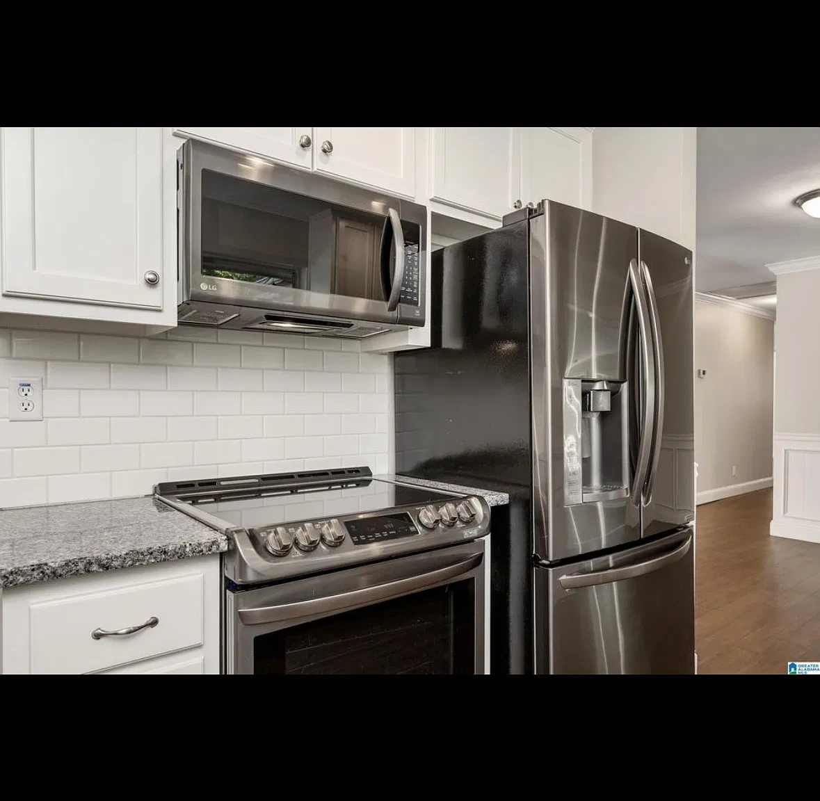 4 bed, 2870 sqft, $3,300 — Photo 3