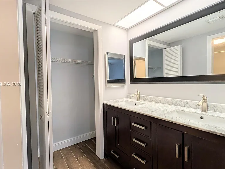 315 SE 23rd Ave #1-5 — Photo 7