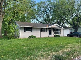 210 Scenic Dr, Elsberry, MO 63343