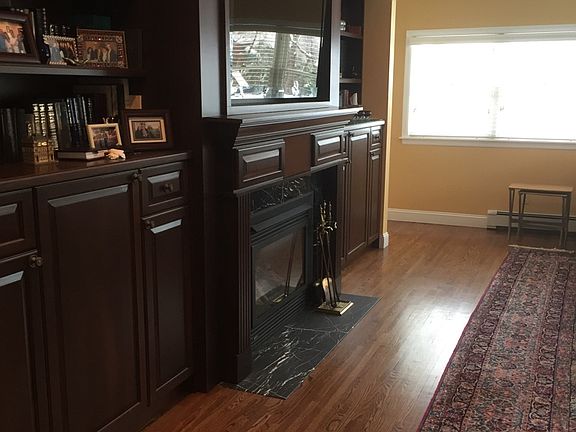 3rd image of 37 N Wood Ln