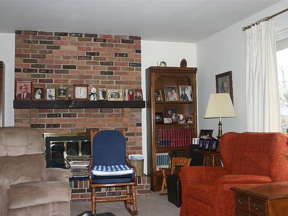 3rd image of 1197 Emily Dr