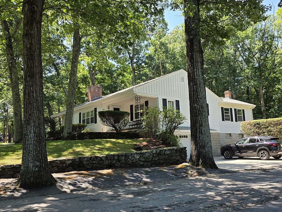 1st image of 82 Cole Ave