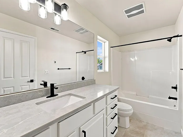 6038 Discovery St E — Photo 27