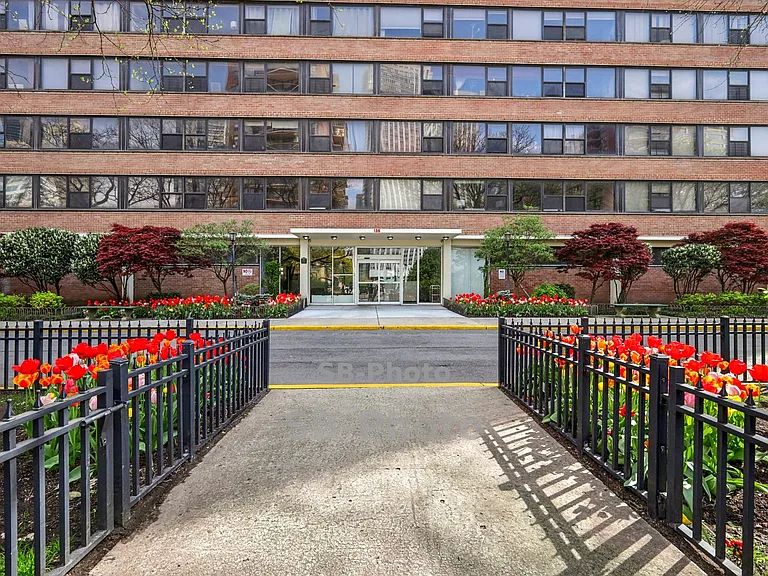135 Montgomery St #3B — Photo 14