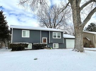 2106 E 32nd St, Kearney, NE 68847
