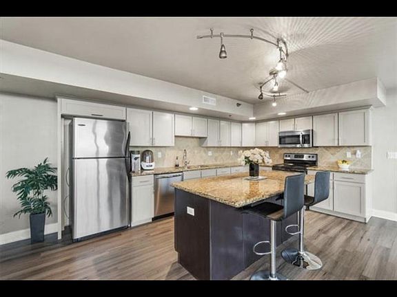 5th image of 600 Admiral # 1405 Blvd