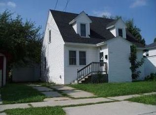 931 School Pl, Green Bay, WI 54303