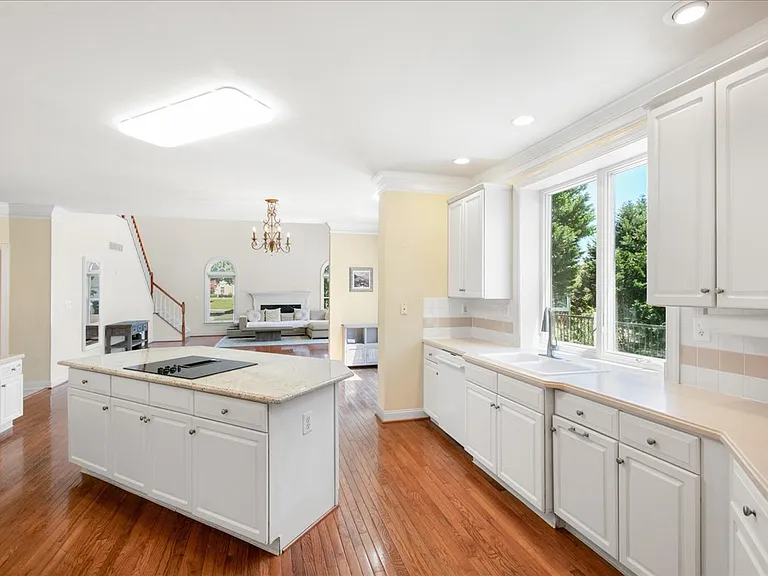 10243 Brittenford Dr — Photo 24