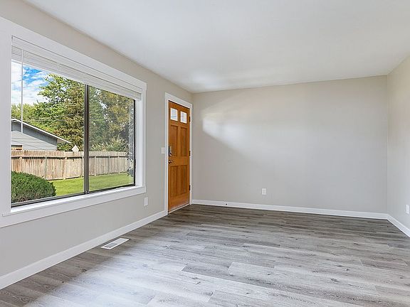 5th image of 3031 S Betsy Ross Ln