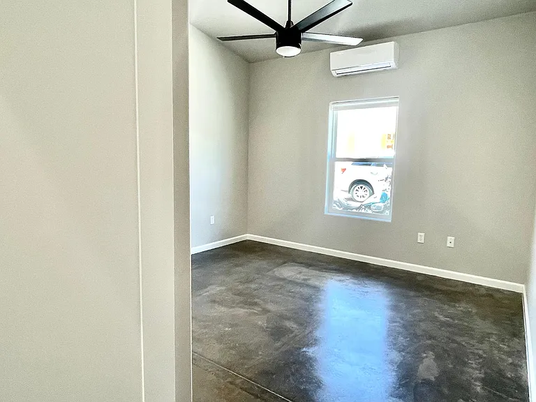 720 N Walnut St #13 — Photo 11