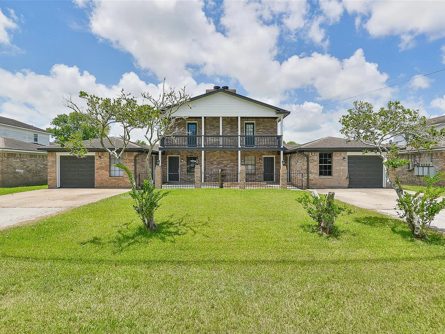 3 bed, 2.0 bath, 1292 sqft, $1,450 — Photo 1