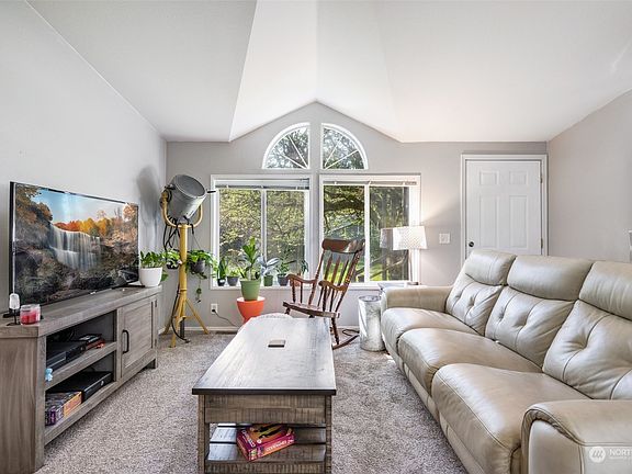 5th image of 14014 136th Street Ct NW
