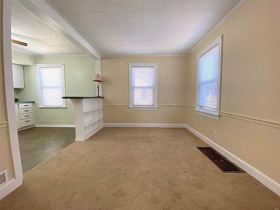 4th image of 221 Virginia St