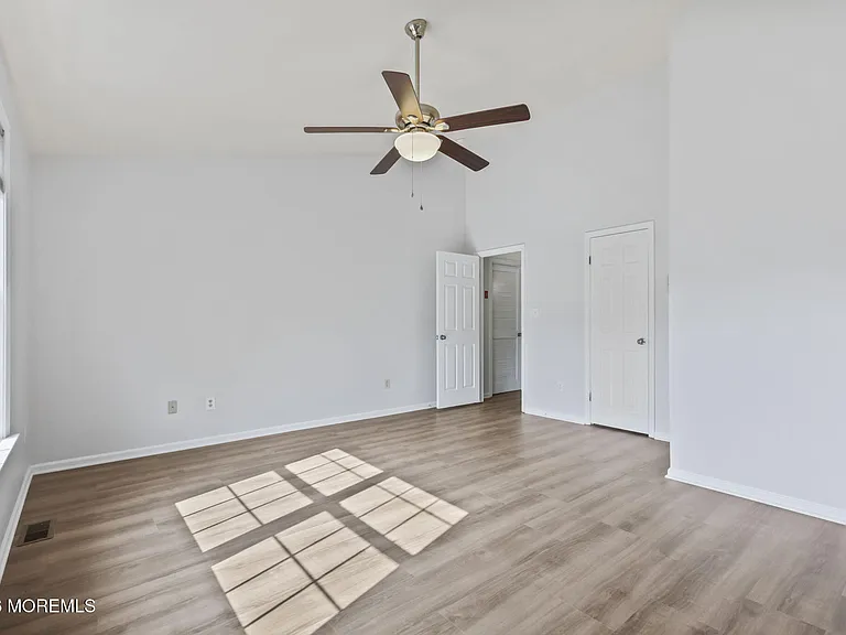 761 Banyan Ct — Photo 32