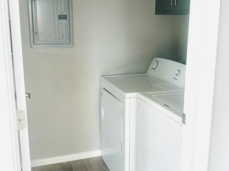 2807 Primrose Ave #4 — Photo 4