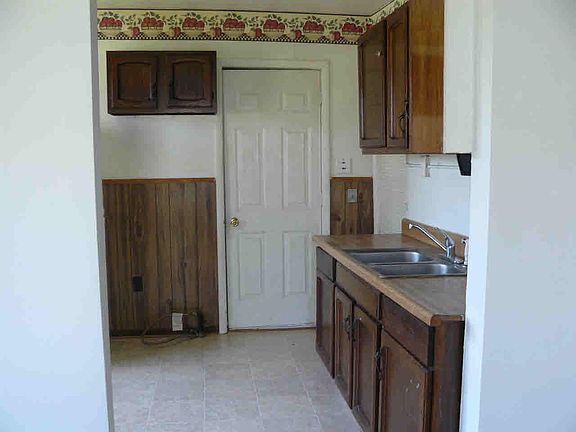 3rd image of 4327 Avenue C