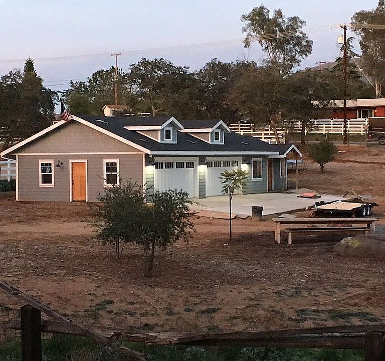 2nd image of 2233 Grace Ln