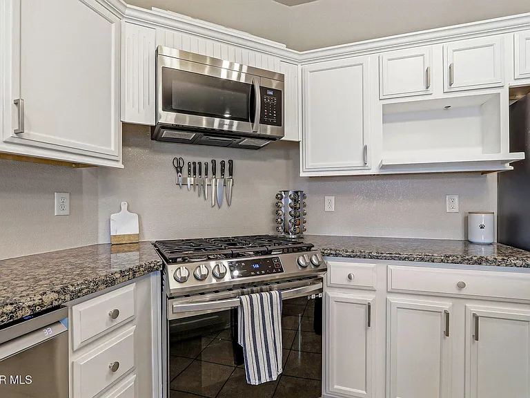 7120 Falling Leaf Cir — Photo 22