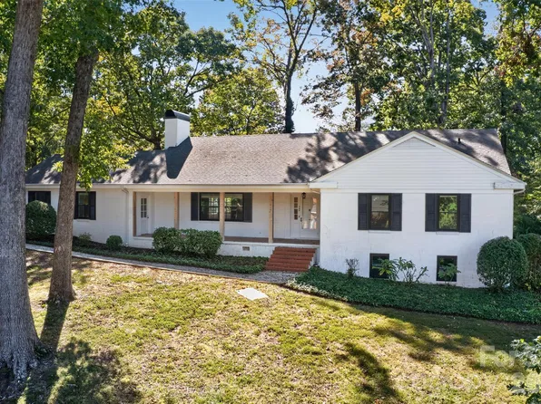 356 7th Ave NE, Hickory, NC 28601