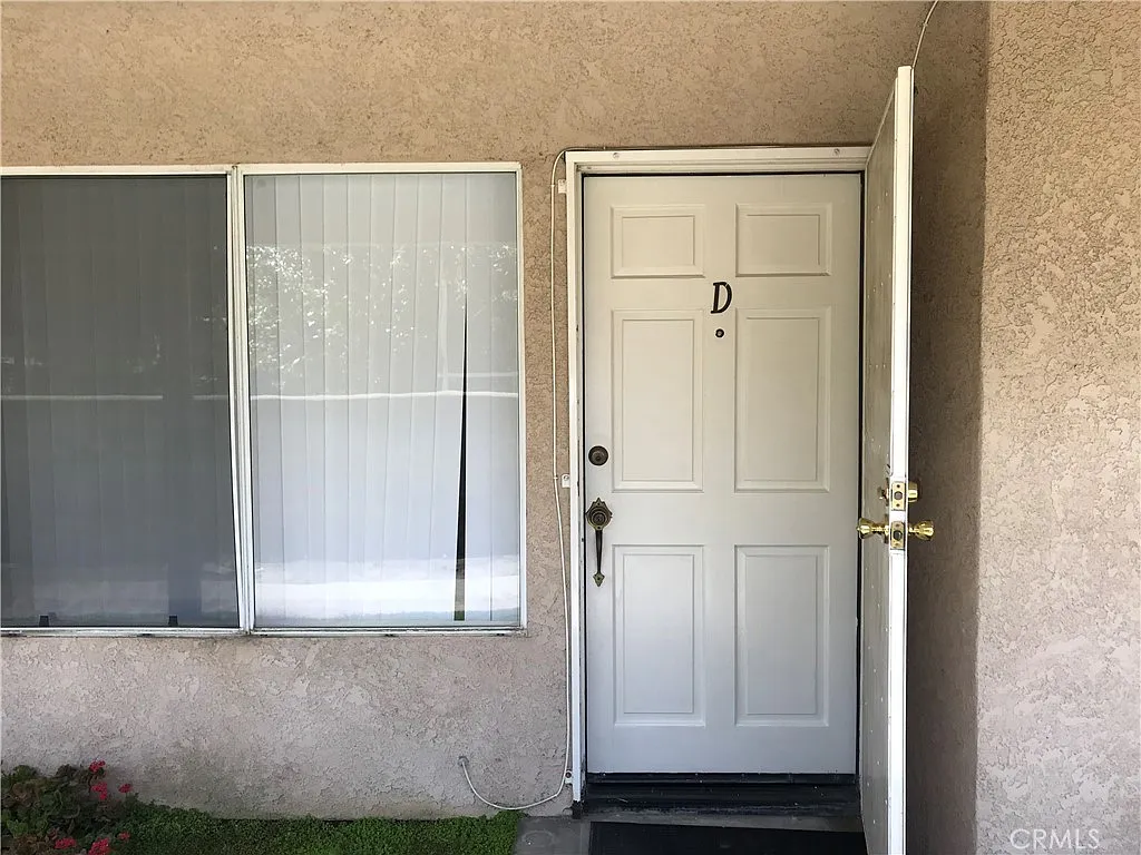 2 bed, 1100 sqft, $2,650 — Photo 3