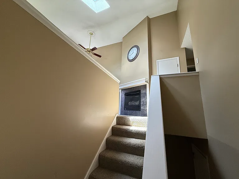 1908 W Barber Ave — Photo 13