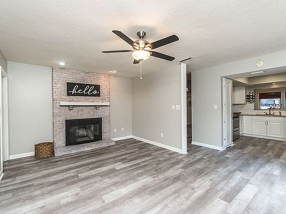 2nd image of 15709 Country Lake Dr