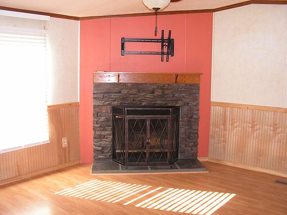 3rd image of 525 New Haven Dr