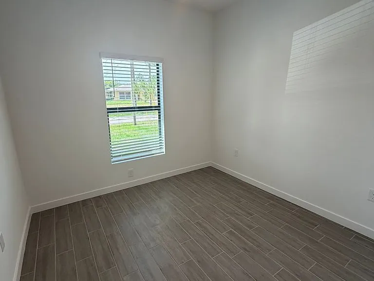 2214 Leda Ave S — Photo 4