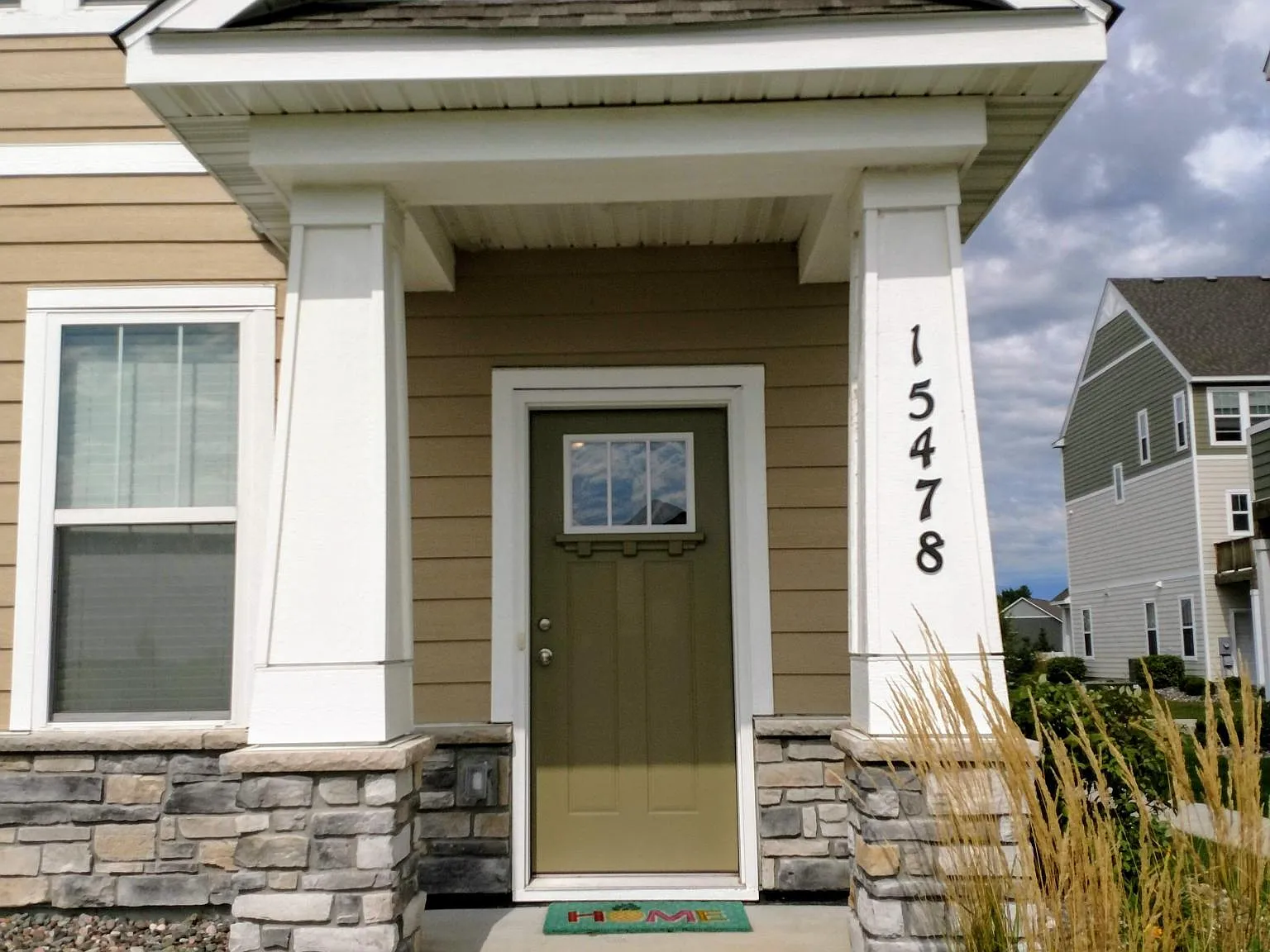 3 bed, 1900 sqft, $3,100 — Photo 3